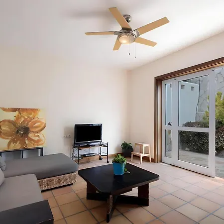 Casa Parejas Con Piscina Comunitaria