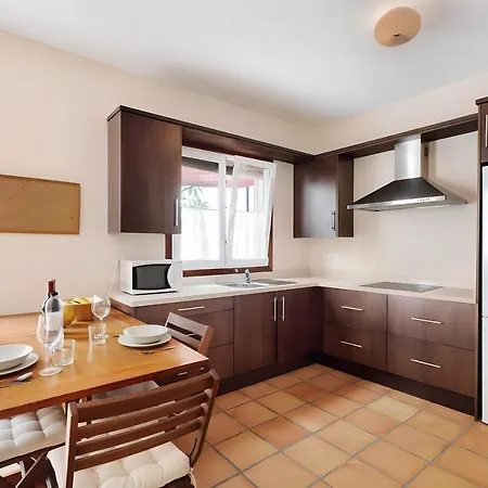 Casa Parejas Con Piscina Comunitaria